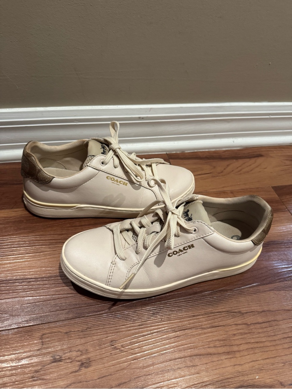COACH Cream Leather Low-Top Sneakers with Metallic Tan Heel